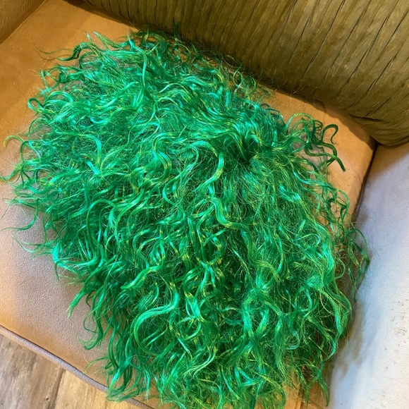 Green Curly Short Wig - Picture 3 of 3